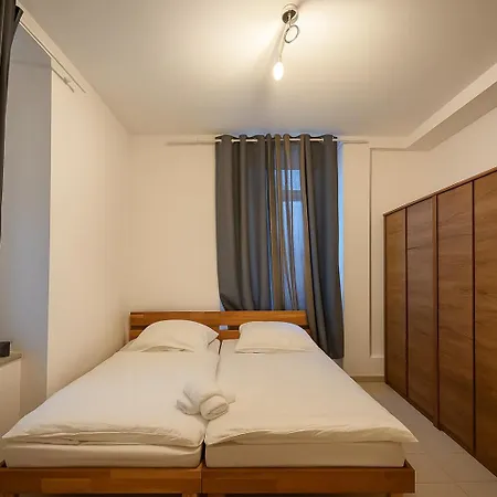Apartment Eser *